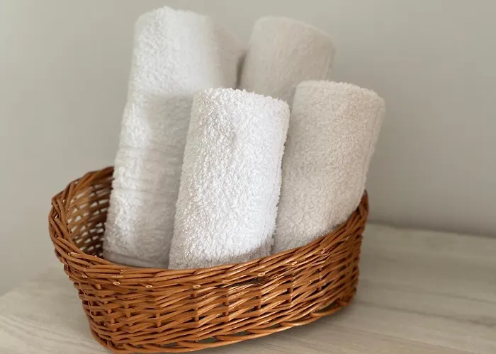 Away - Chic And Cozy Konstanca