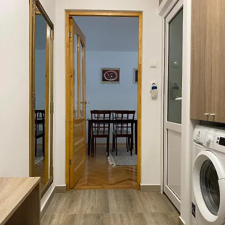 Away - Chic And Cozy *