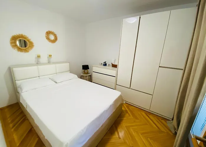 Away - Chic And Cozy * Constanţa